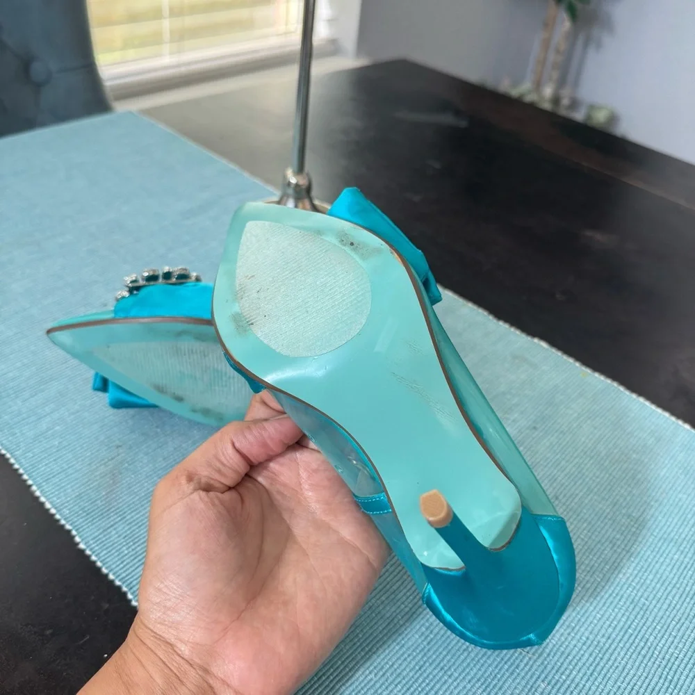 (SOLD) Betsey Johnson Elegant Blue Satin Bow Heels size 7.5 - Picture 6 of 6